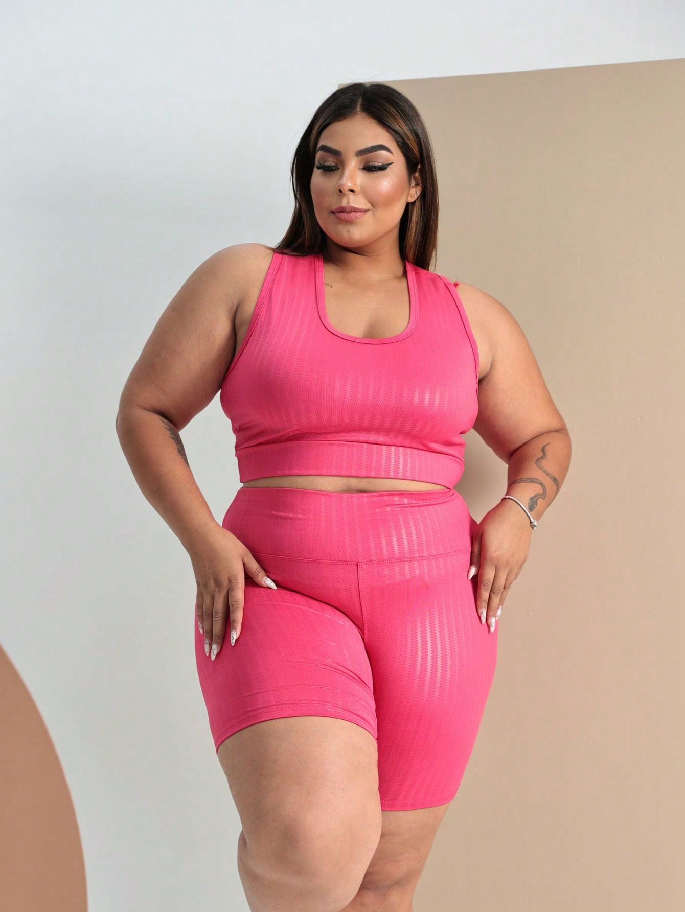 SHORTS PLUS SIZE ACADEMIA 3D MEIA COXA